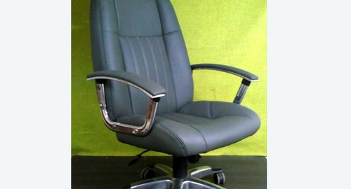 Перетяжка офисного кресла кожей. Железногорск-Илимский